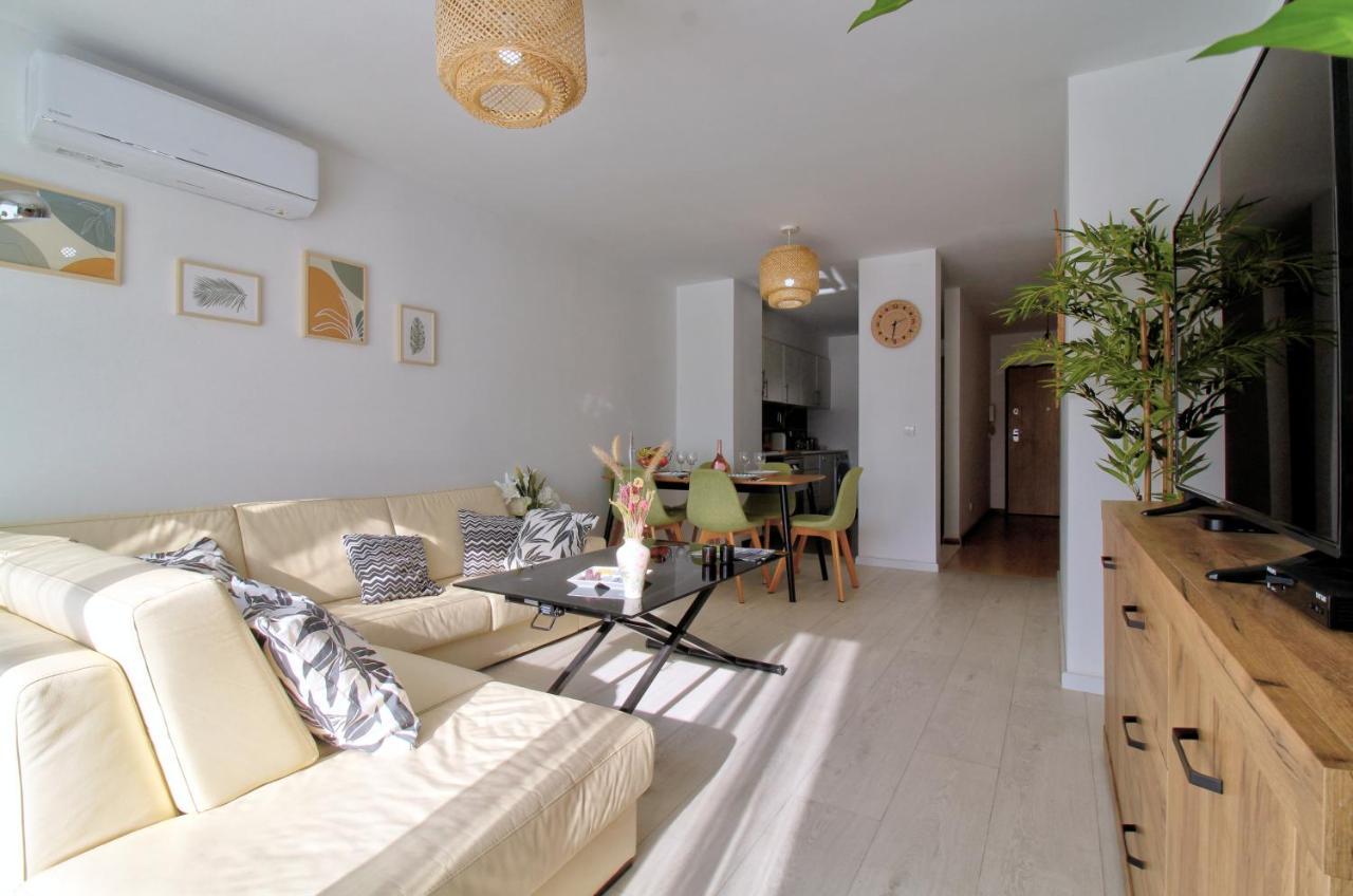 Center Location, Ac, Swimming Pool, And Parking Apartamento Olhão Exterior foto